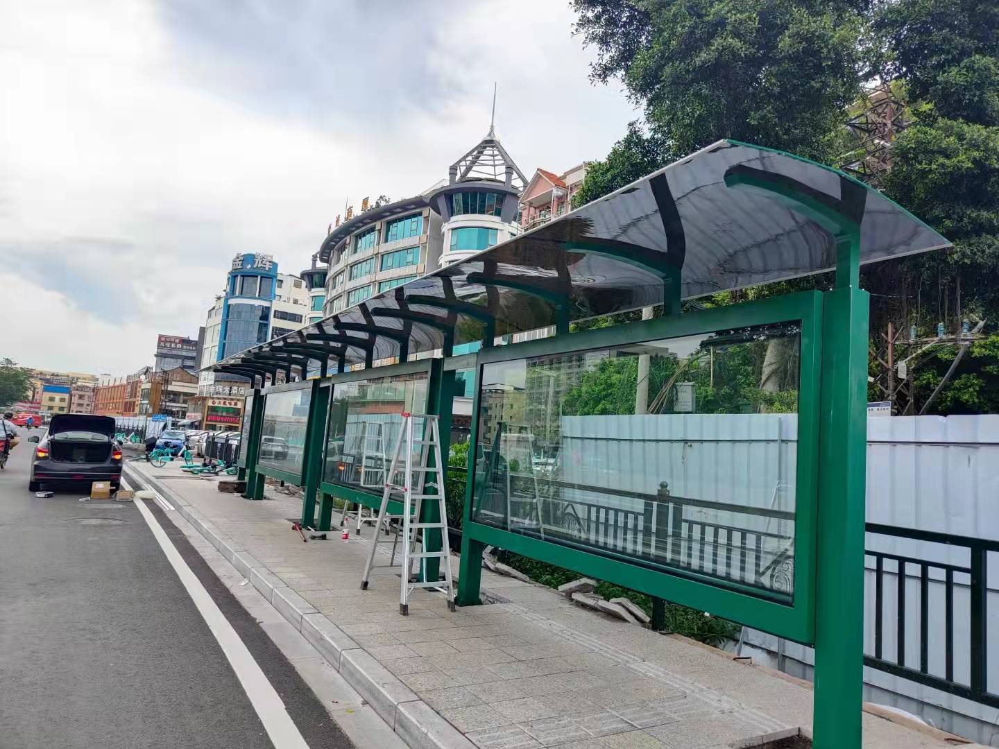 广州城市智慧公交站台新增功能   珠海市新型智能公交候车亭